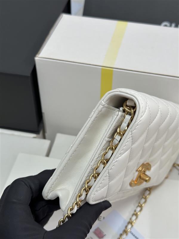 2026127205140765 700